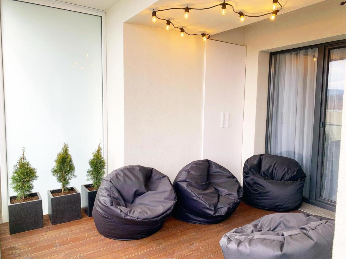 White Vibe Apartment Cluj-Napoca Ngoại thất bức ảnh